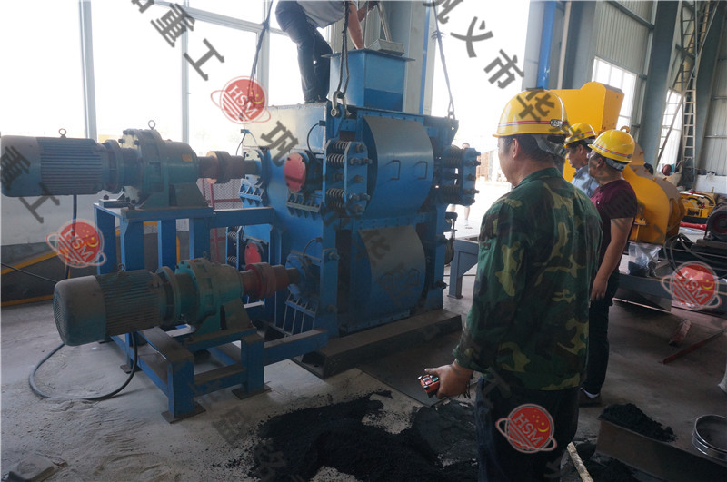 四輥破碎機發(fā)貨現場